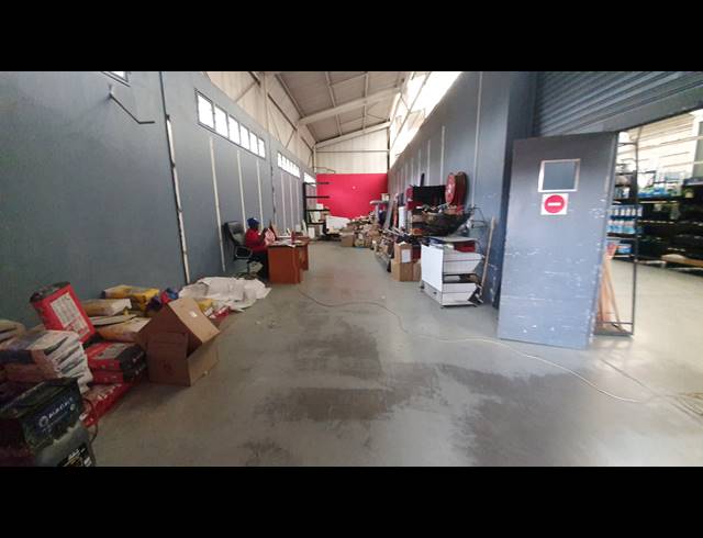 1,690M² WAREHOUSE FOR SALE IN ORMONDE
